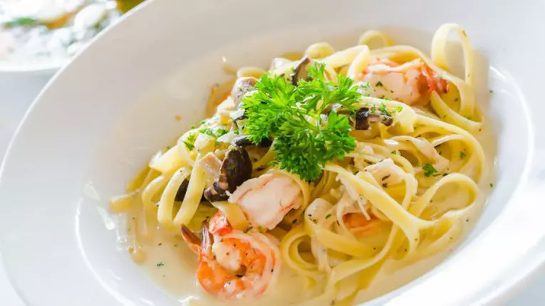 Creveți în sos Alfredo