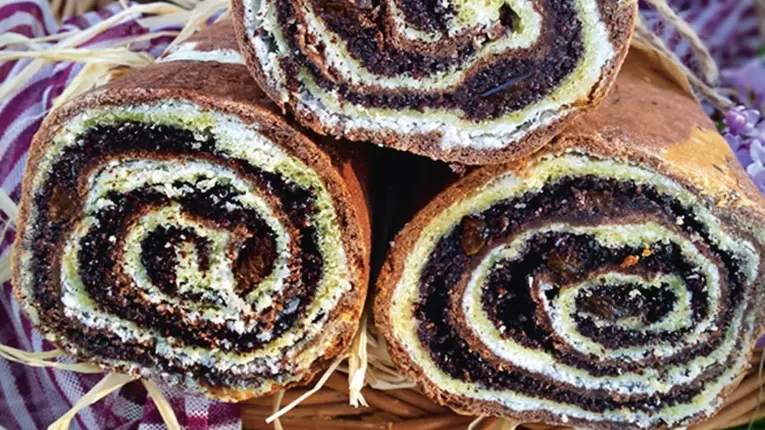 Cozonac cu mac si cocos