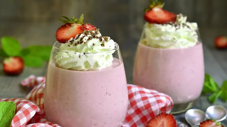 Parfe de capsuni à la Rona Hartner