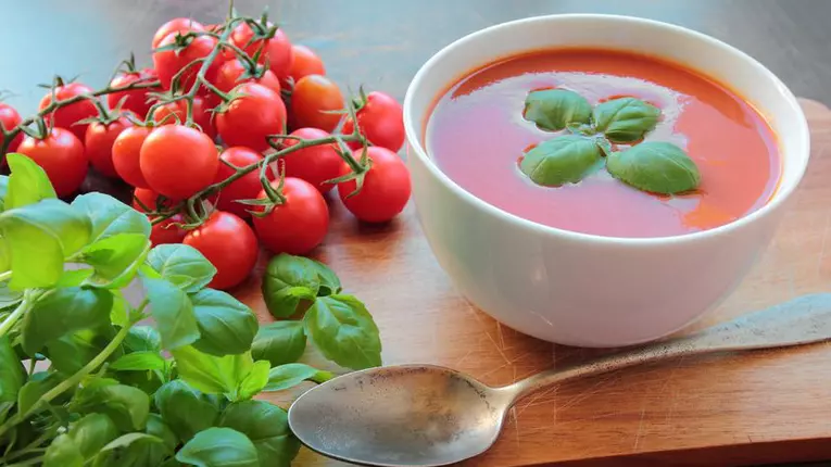 Supa-crema rece de rosii à la Rona Hartner