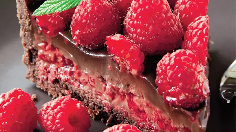 Tarta cu ciocolata si zmeura