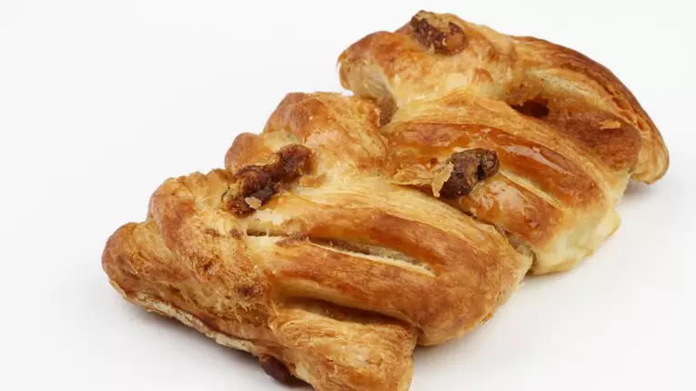 Împletitură de foietaj cu ciocolată din 3 ingrediente