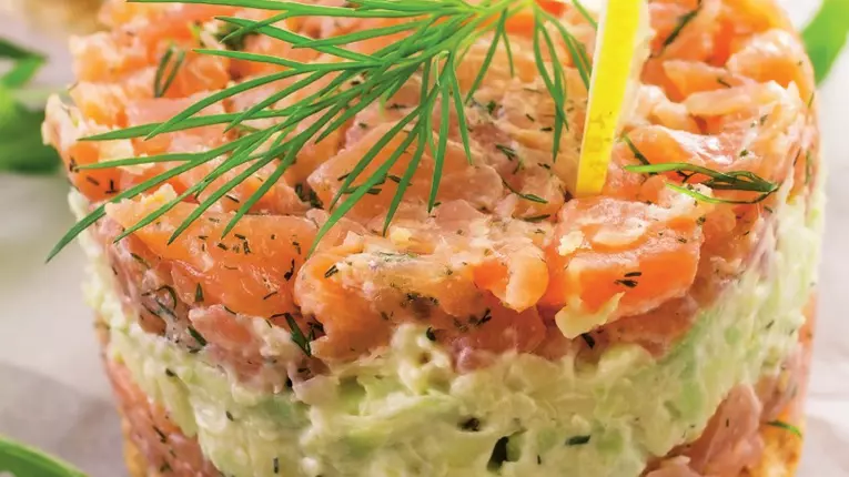 Tartar de somon si avocado