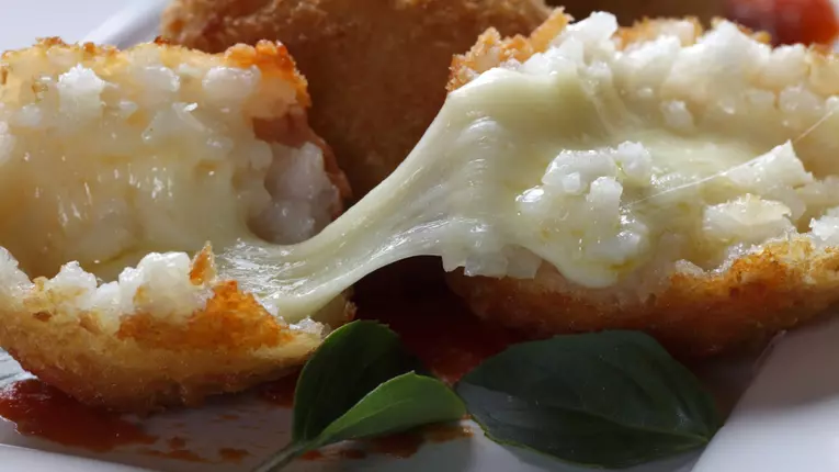 Arancini – chiftelute de orez cu cascaval