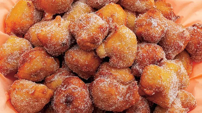 Fritule sau gogosele cu mere