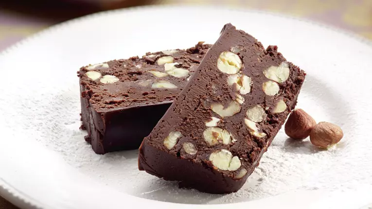 Nuga de ciocolata cu alune