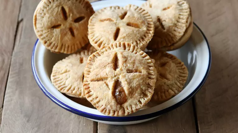 Pachetele cu mere si caramel