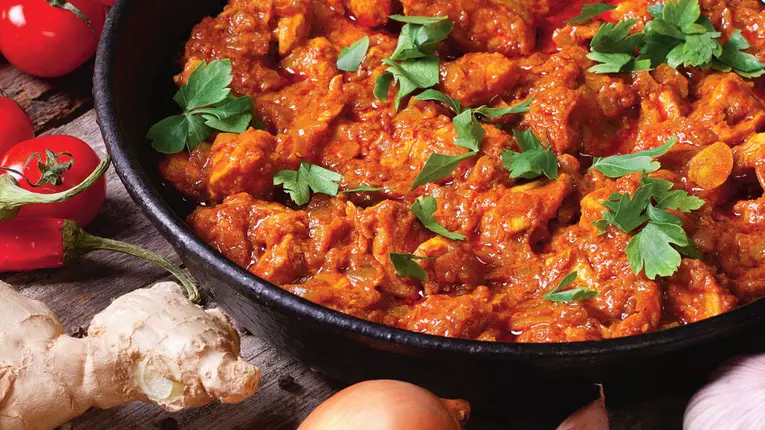 Pui cu sos de ardei copti