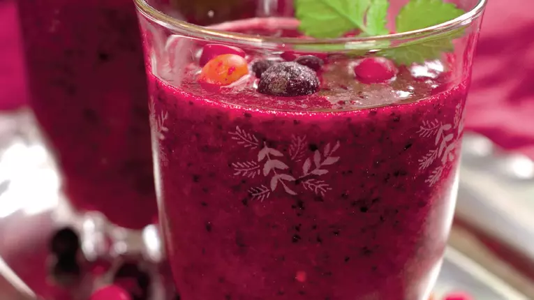 Smoothie de fructe rosii