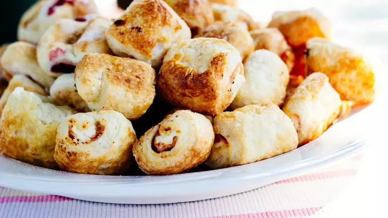 Rulouri cu sunca si cascaval