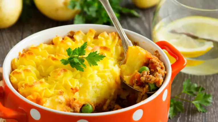 Placinta ciobanului cu broccoli