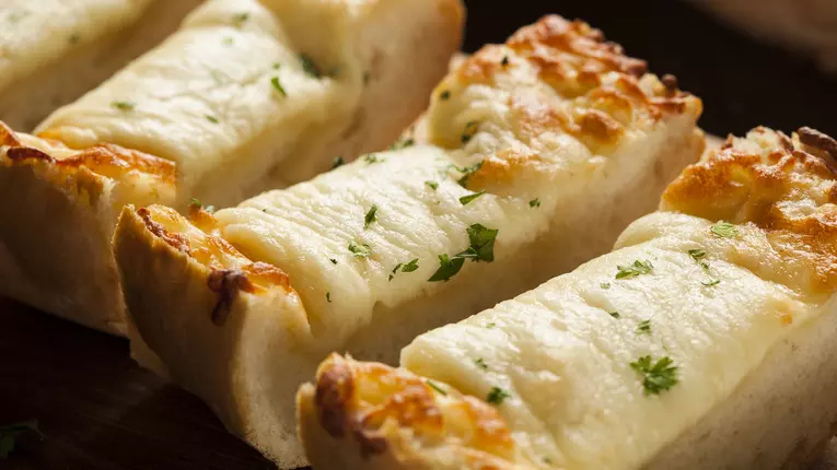 Baghete cu mozzarella si usturoi