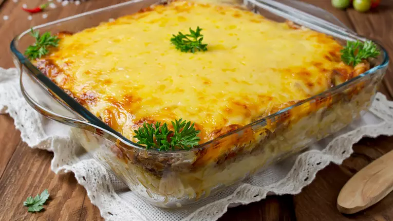 Caserola de paste cu pui Alfredo