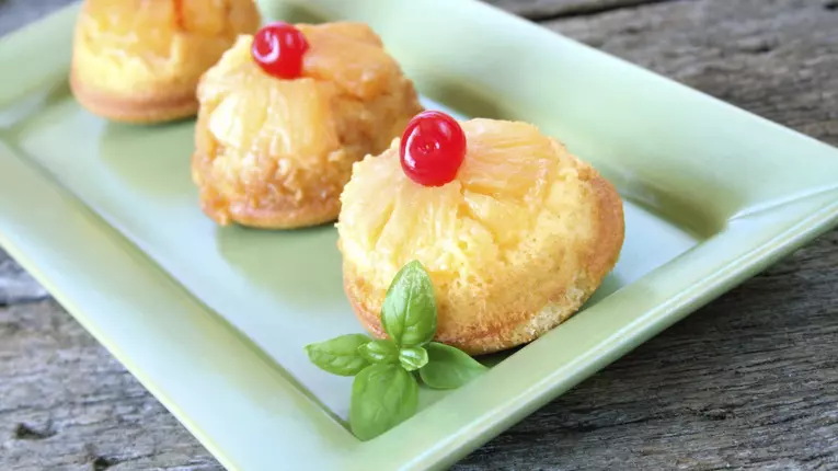 Briose intoarse cu ananas