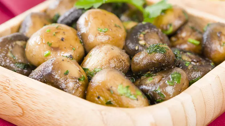 Ciuperci sotate cu parmezan