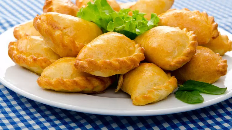 Coltunasi cu cartofi la cuptor