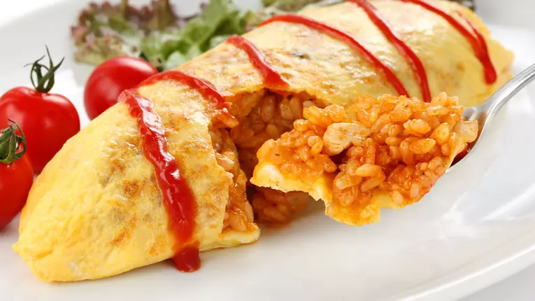 Omurice (omleta japoneza)