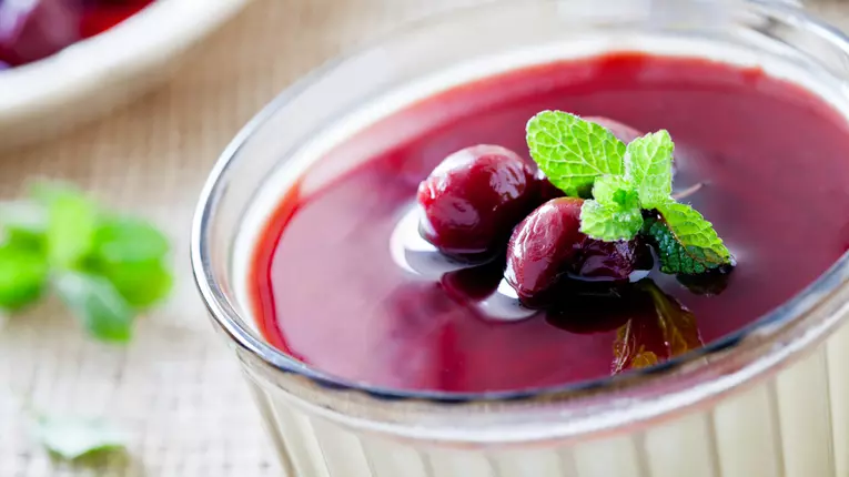 Panna cotta cu visine