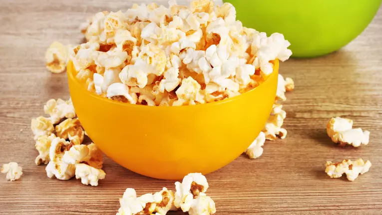 Cum faci cel mai bun popcorn cu unt