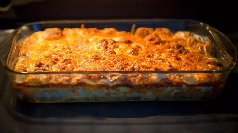 Cartofi cu pui in sos bechamel