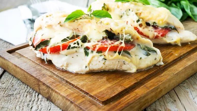 Pui cu sos pesto la cuptor