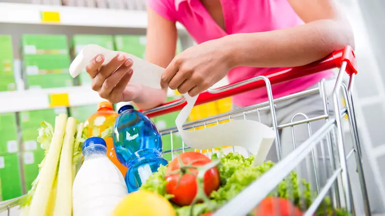 5 moduri in care poti economisi la cumparaturi