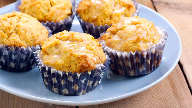 Briose vegane cu morcovi si smochine