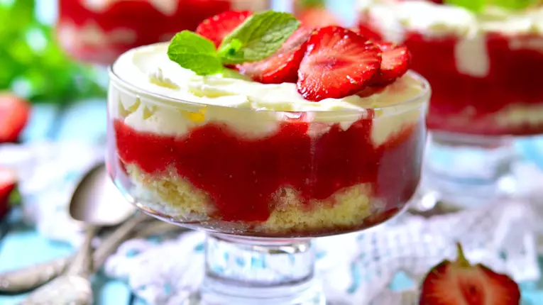 Tiramisu rapid cu capsune