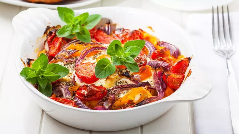 Caserola de legume mediteraneene