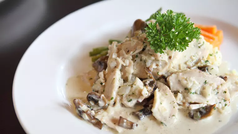 Ciulama de pui cu ciuperci