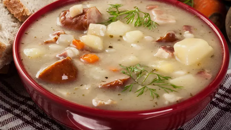 Ciorba de cartofi cu afumatura