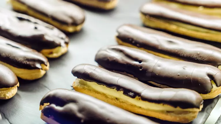 Eclere cu ciocolata fara coacere