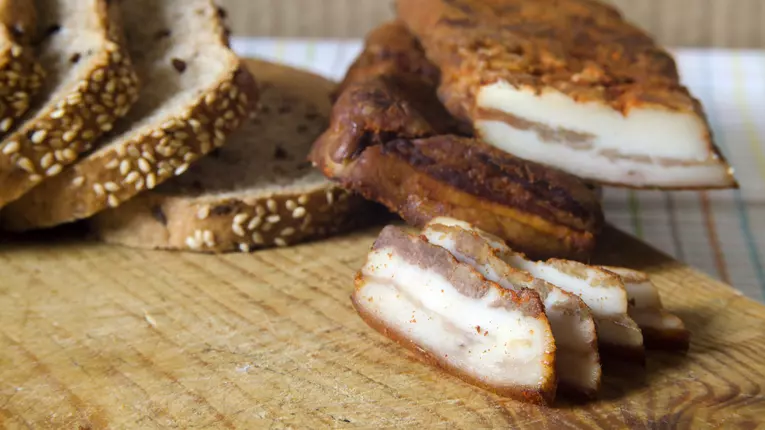 Slanina afumata de Transilvania