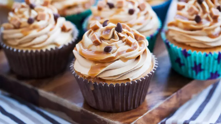 Glazura de zahar brun