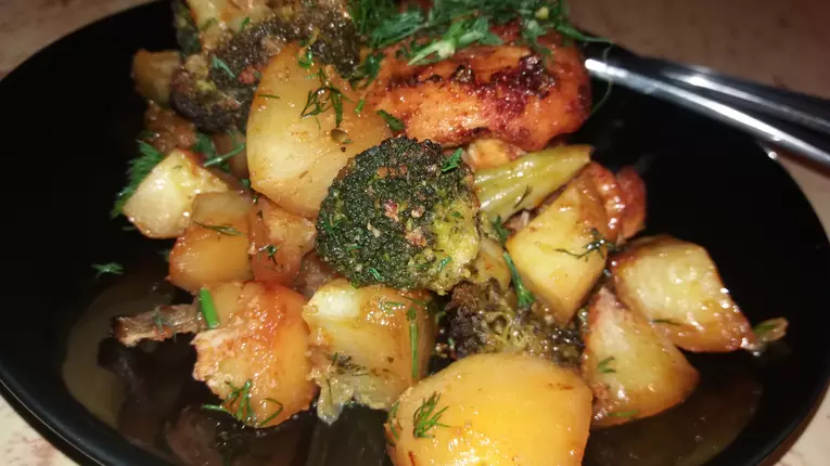 Pui la cuptor in sos dulce-acrisor