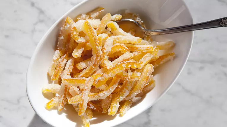 Coaja de portocala confiata