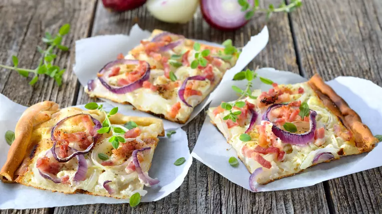 Flammkuchen (tarta flambata)
