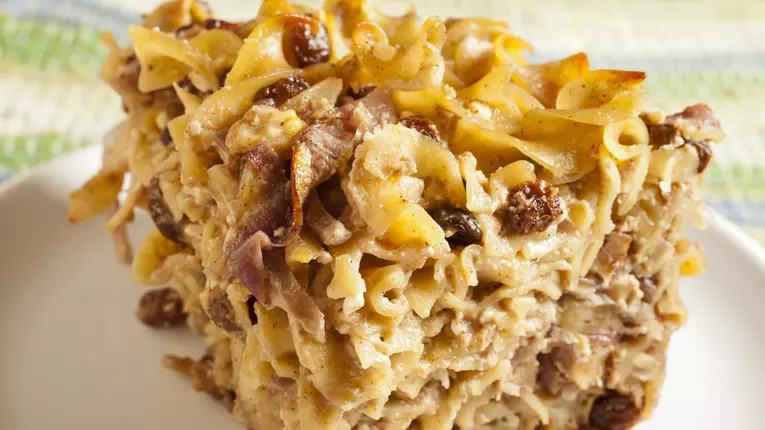 Budinca de macaroane cu bacon si ciuperci