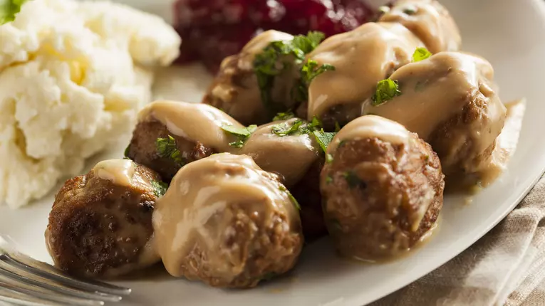 Chiftelute suedeze in sos