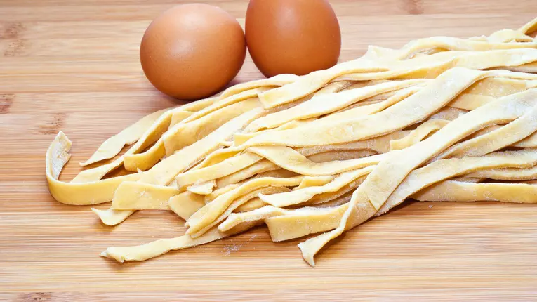Cum prepari paste de casa – 2 ingrediente