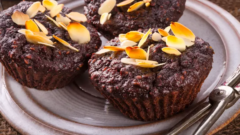 Briose cu ovaz, ciocolata si banane