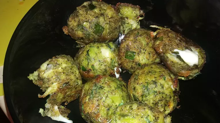 Bulete de broccoli cu cascaval