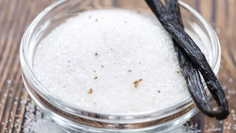 Cum faci zahar vanilat acasa – 2 metode