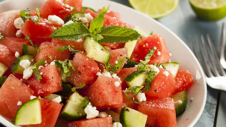 Salata de pepene cu castraveti