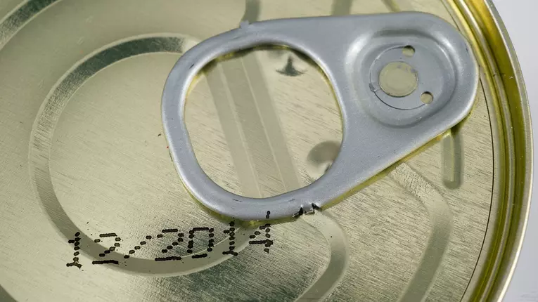 Ce se intampla daca mananci alimente dupa data de expirare