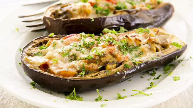 Vinete umplute cu legume si cascaval