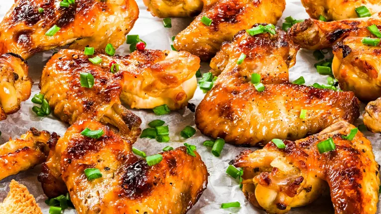 Aripioare de pui glazurate cu miere si mustar