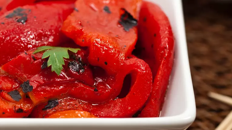 Salata de ardei copti – reteta bunicii