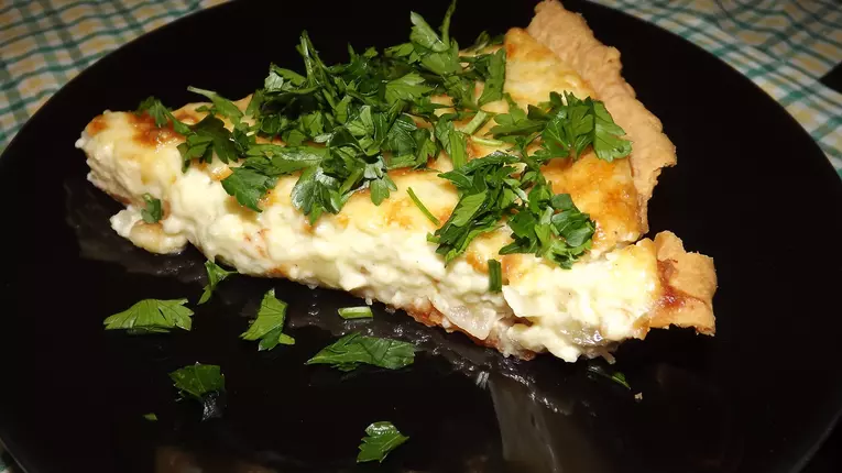 Tarta cu branza sarata