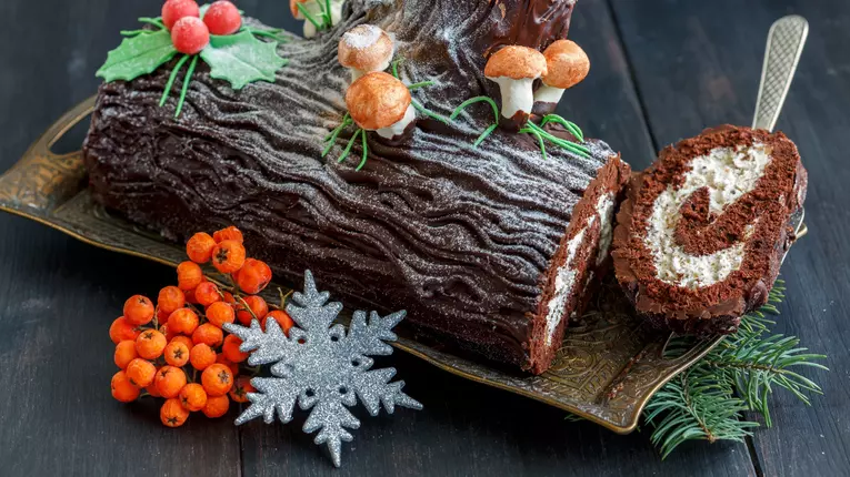 Trunchi de copac imbracat in ciocolata – Rulada de Craciun